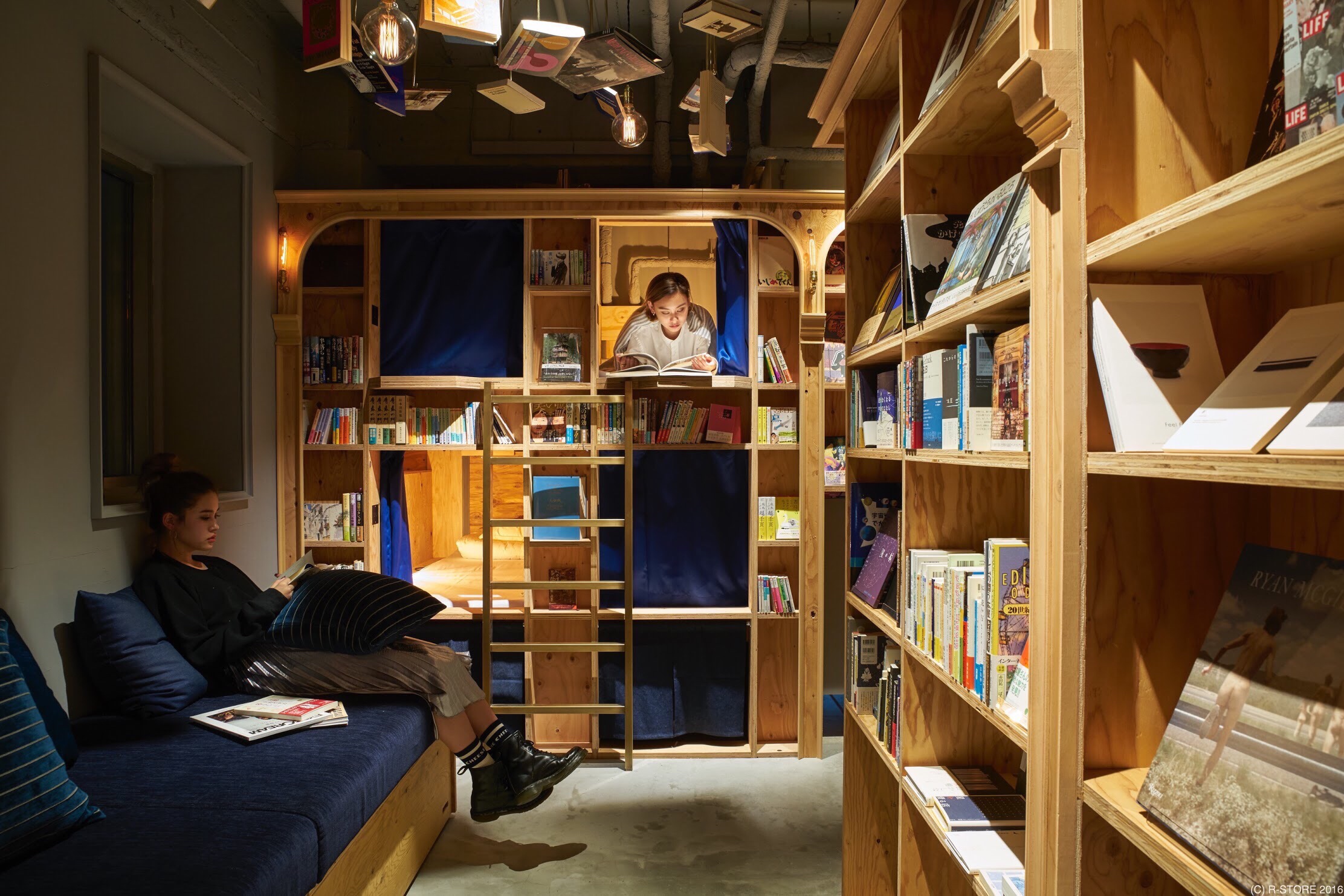 A Japanese manga hostel that looks like a comic book store